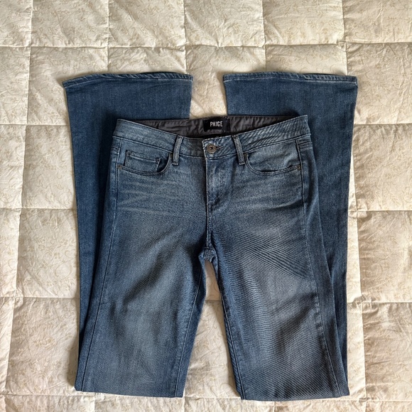 PAIGE Lou Lou Flared Jeans in Novelle (Size 27 Tall) - Picture 2 of 12